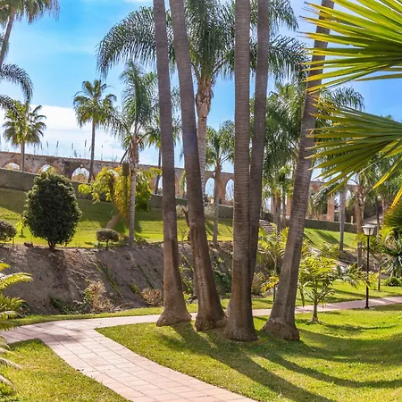 Palmas 2a Oasis 度假居 *